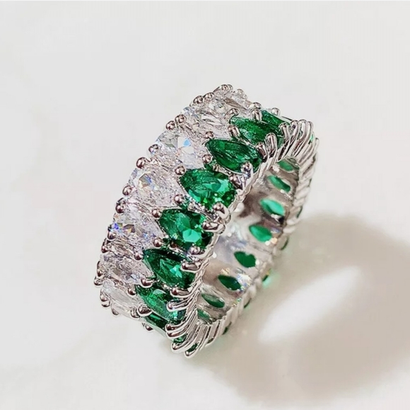 Cz & peridot Gemstone band ring - Picture 4 of 12